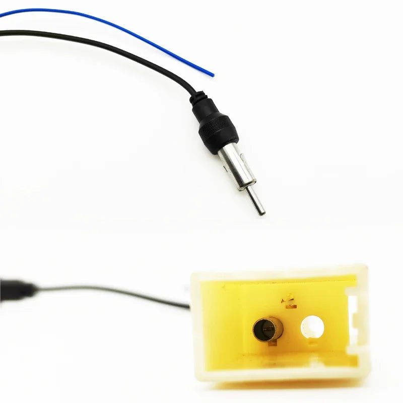 Car Radio AM FM Antenna Converter Adapter Cable DIN Plug Female Connector for Toyota Corolla Camry AVR4 Yaris Land Cruiser Hilux